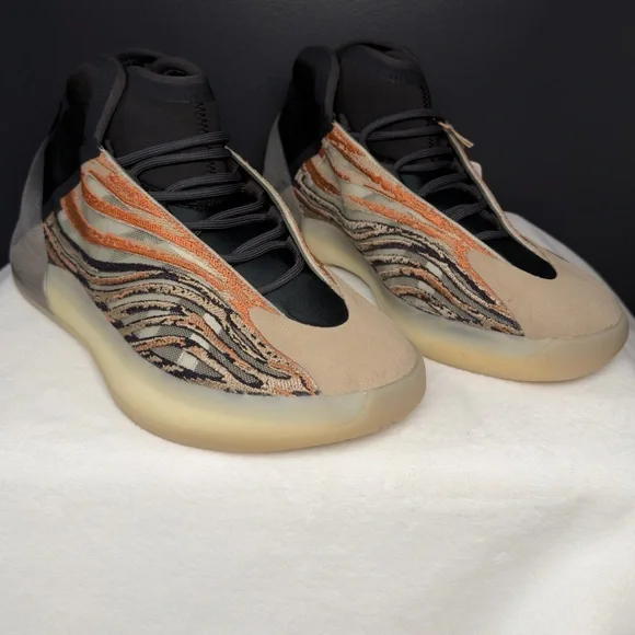 adidas gazelle silver green womens adidas Yeezy QNTM Flash Orange main image 0
